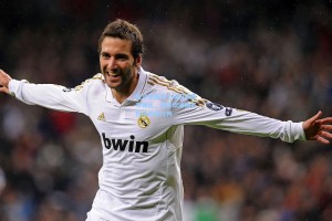 哈兰德独造十球闪耀曼市德比，跻身坎通纳吉格斯传奇行列