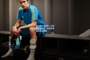 足坛潮人迎诞辰，红蓝军团共庆贺，巴萨传奇的时尚与传承