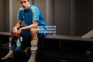 法甲豪门巴黎圣日耳曼逆转取胜，姆巴佩梅开二度助球队登顶积分榜