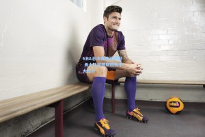 NBA总决赛激战正酣 勇士队逆转取胜扳平大比分