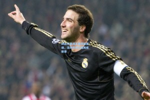 纳达尔鏖战五盘惊险晋级，法网传奇之路再续新章